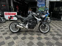 F 900