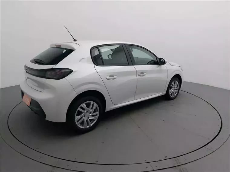 Peugeot 208 Branco 12