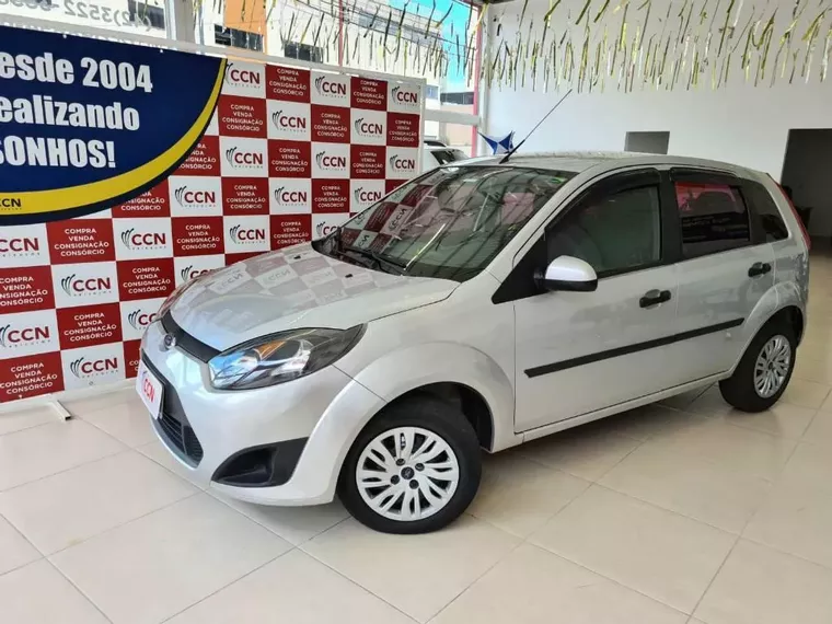 Ford Fiesta Prata 10