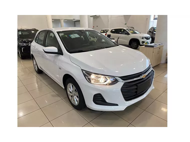 Chevrolet Onix Branco 9