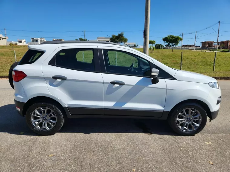 Ford Ecosport Branco 22