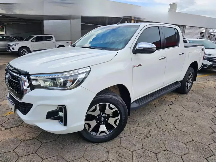 Toyota Hilux Branco 3