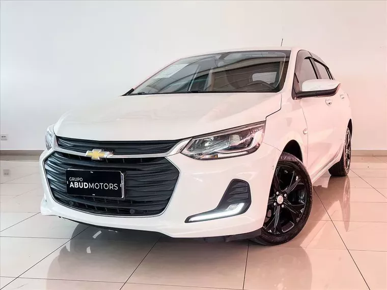 Chevrolet Onix Branco 11