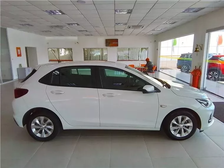 Chevrolet Onix Branco 3