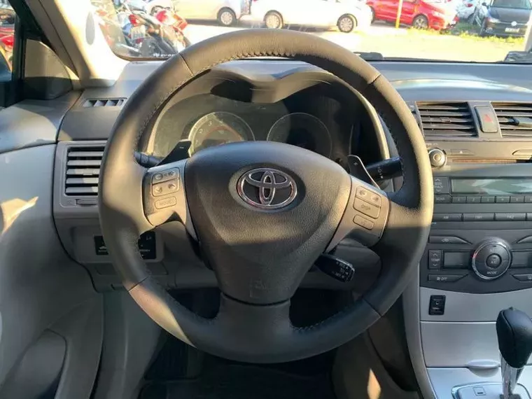 Toyota Corolla Bege 17