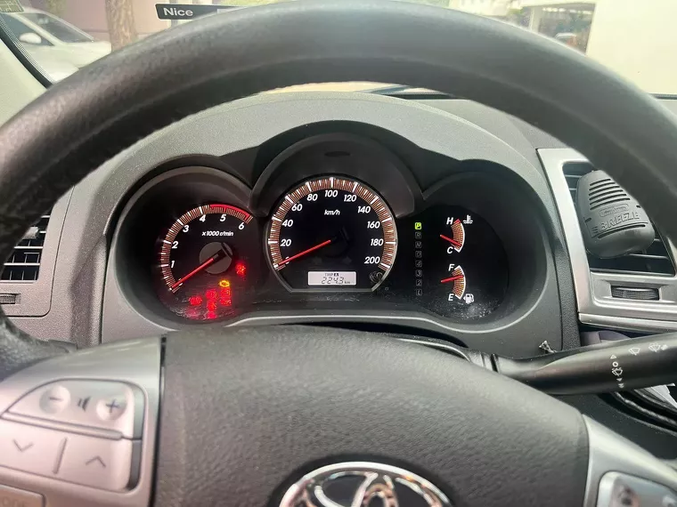 Toyota Hilux Preto 3