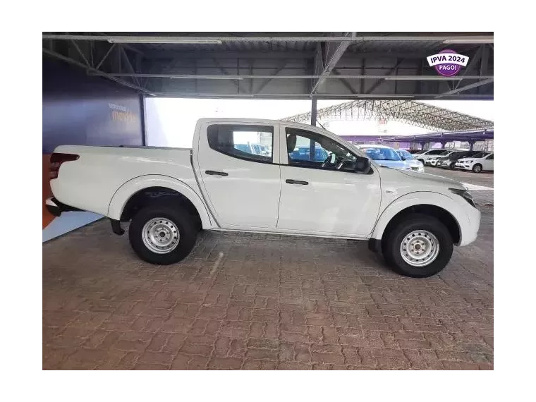 Mitsubishi L200 Branco 1