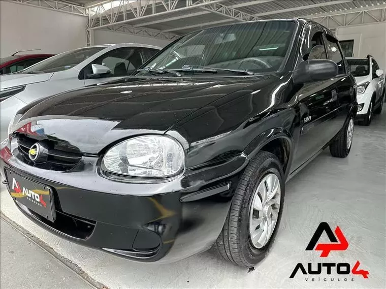 Chevrolet Classic Preto 4