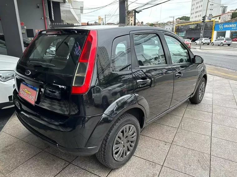 Ford Fiesta Preto 7