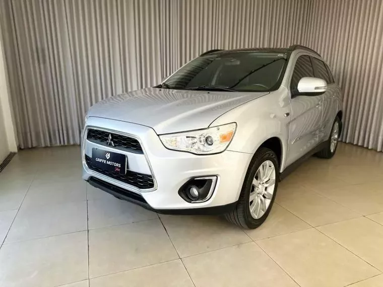 Mitsubishi ASX Prata 4