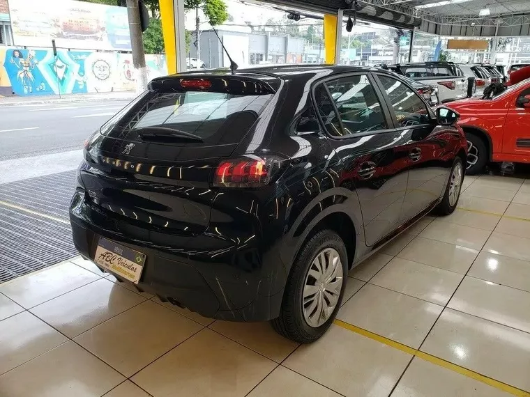 Peugeot 208 Preto 16