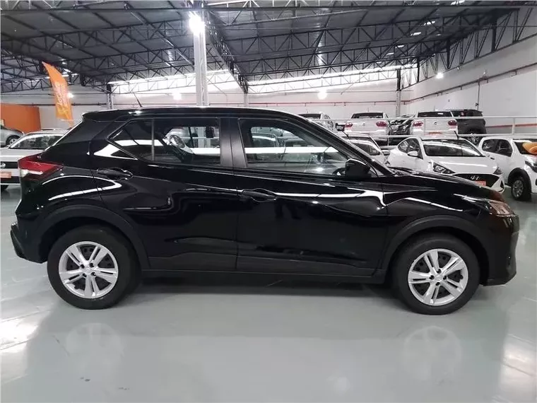 Nissan Kicks Preto 8