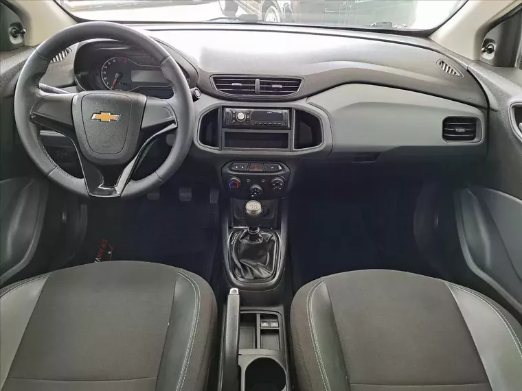 Chevrolet Onix Prata 2