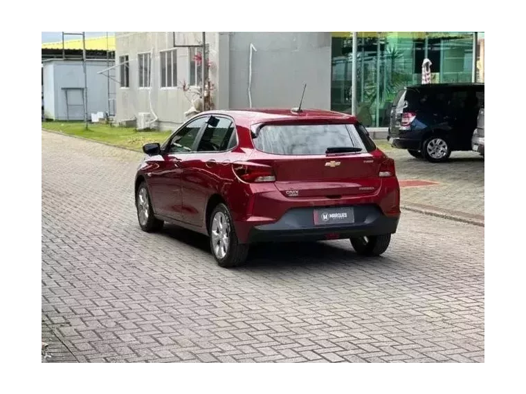 Chevrolet Onix Vermelho 9