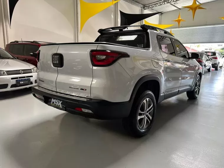 Fiat Toro Prata 18