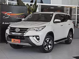 Toyota Hilux SW4
