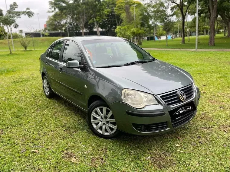 Volkswagen Polo Sedan Cinza 1