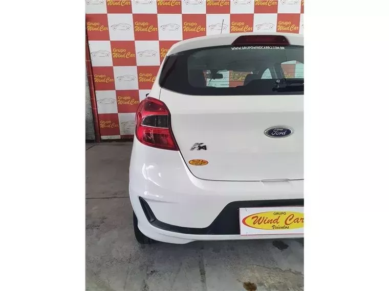 Ford KA Branco 13