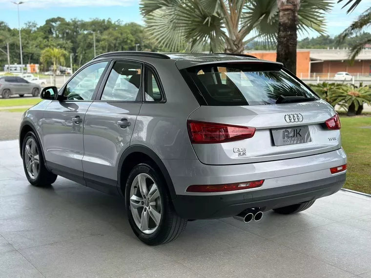 Audi Q3 Prata 5