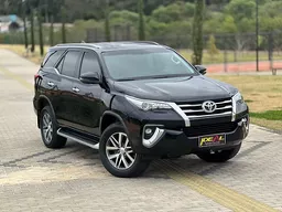 Toyota Hilux SW4