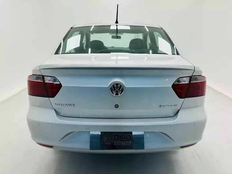 Volkswagen Voyage Prata 10