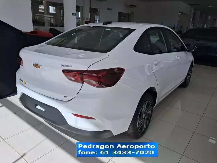 Chevrolet Onix Branco 4