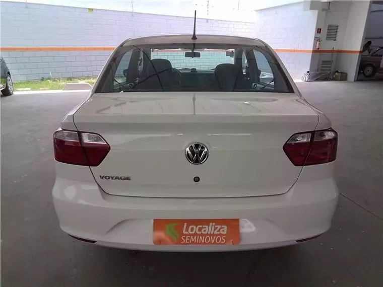 Volkswagen Voyage Branco 1