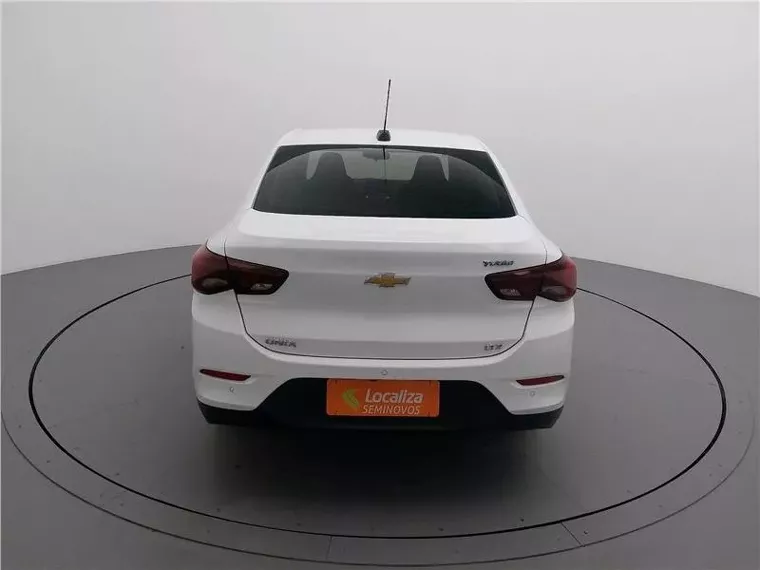 Chevrolet Onix Branco 10