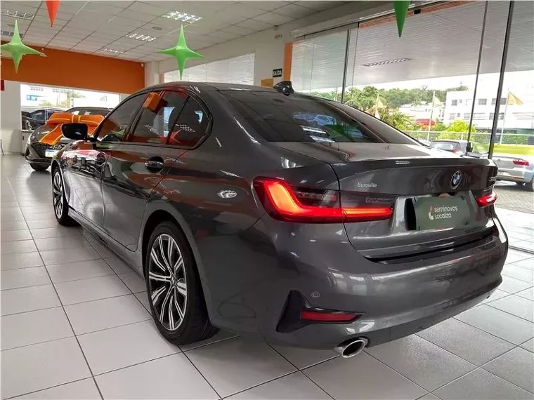 BMW 320i Cinza 11