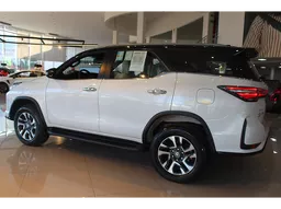 Toyota Hilux SW4