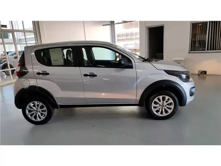 Fiat Mobi Prata 9