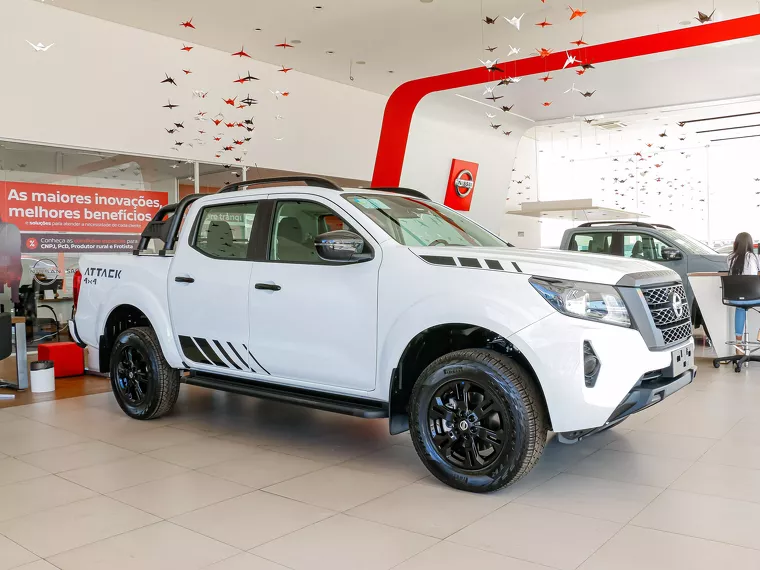 Nissan Frontier Branco 13