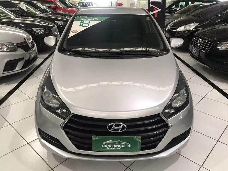 Hyundai HB20 Prata 10