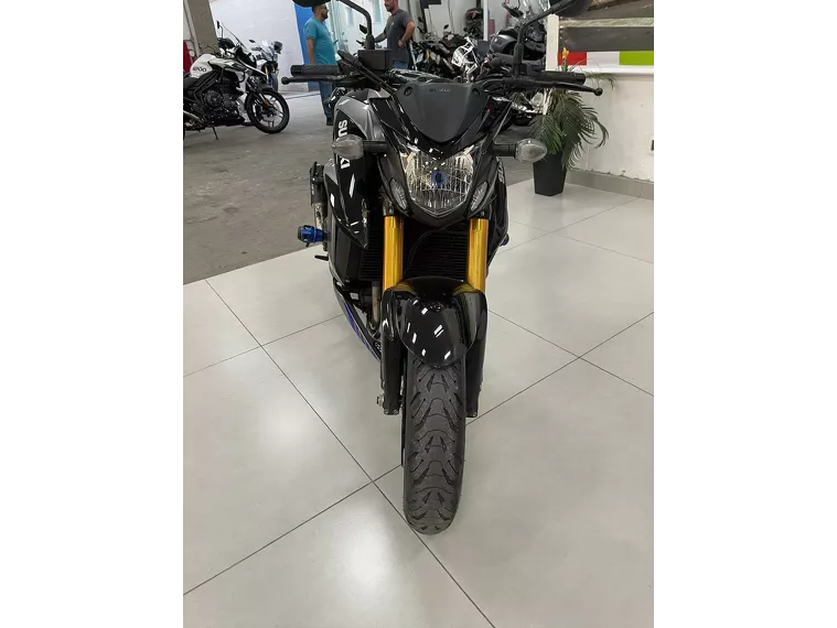 Suzuki GSX-S Preto 21