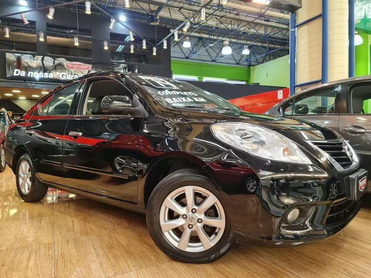 Nissan Versa Preto 1