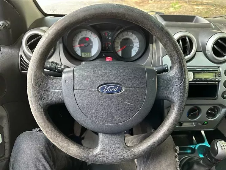 Ford Fiesta Preto 9