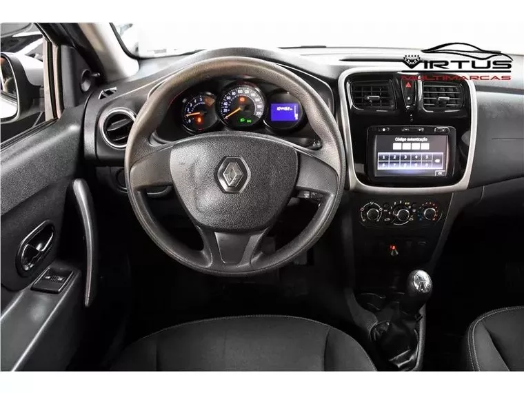 Renault Sandero Prata 13