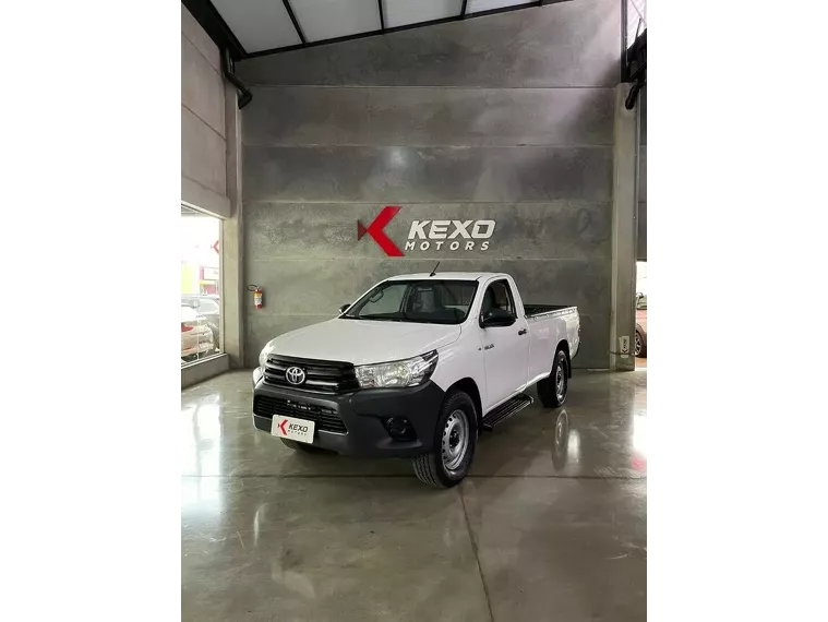 Toyota Hilux Branco 1