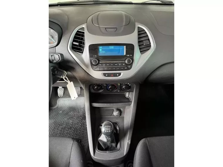 Ford KA Branco 10