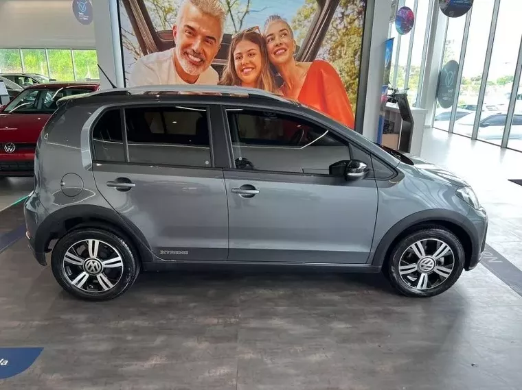 Volkswagen UP Cinza 1