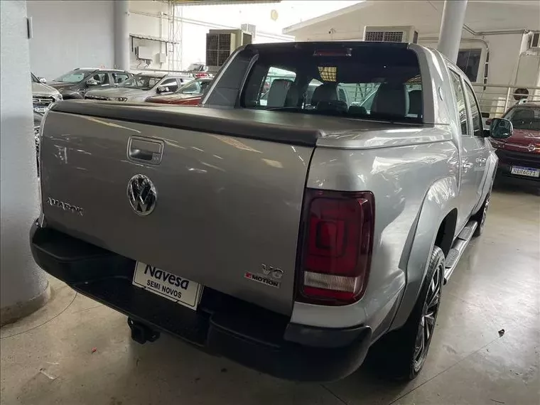 Volkswagen Amarok Prata 1