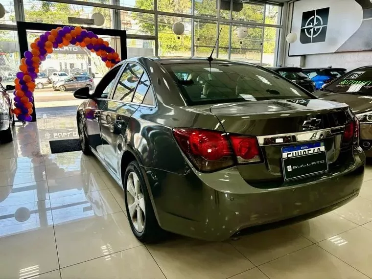 Chevrolet Cruze Cinza 4