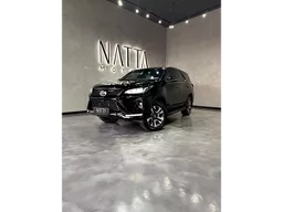 Toyota Hilux SW4