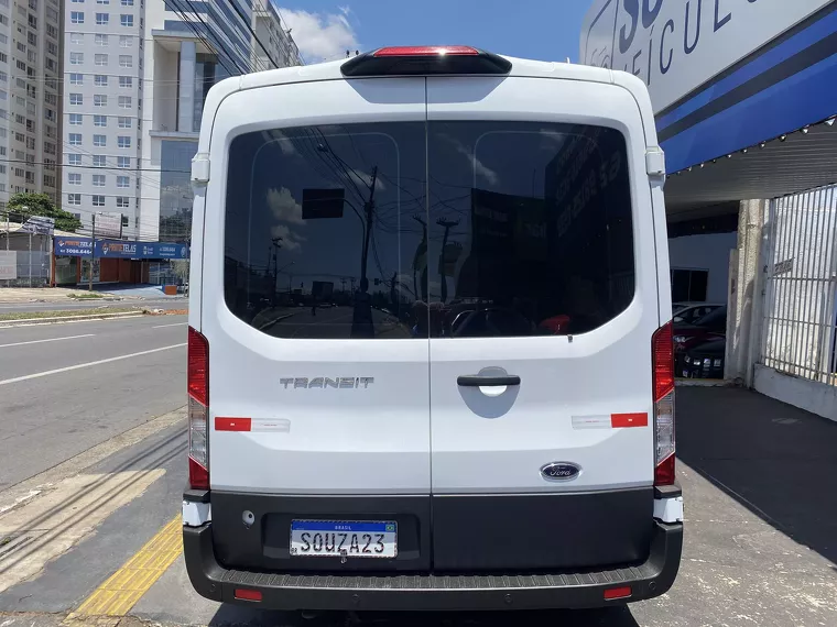 Ford Transit Branco 11