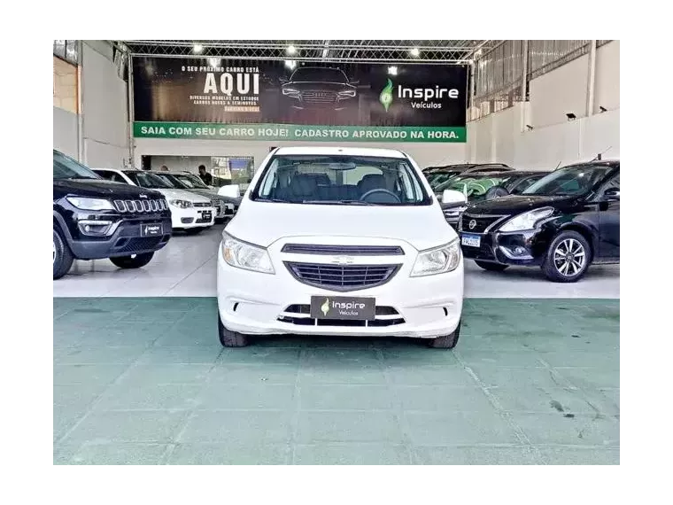 Chevrolet Onix Branco 5