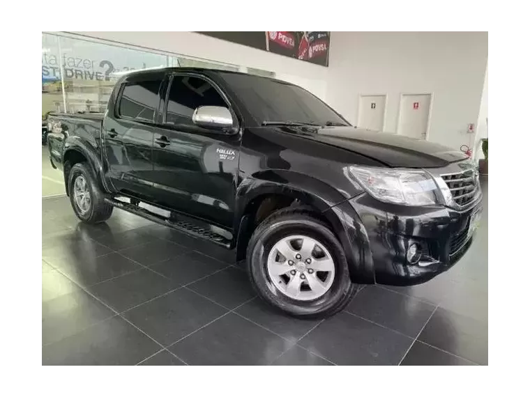 Toyota Hilux Preto 1