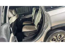 Jeep Commander