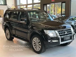 Mitsubishi Pajero Full