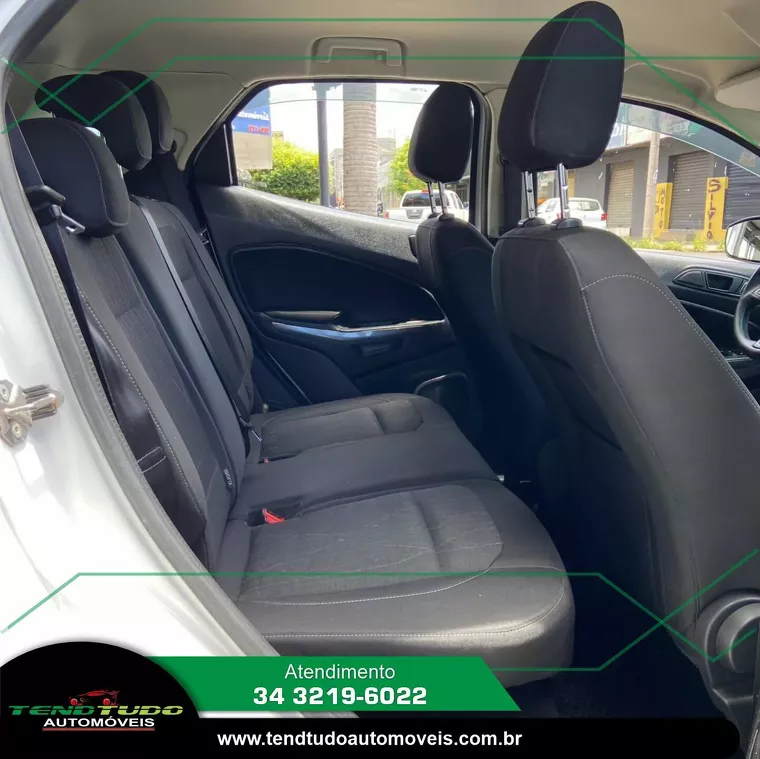 Ford Ecosport Branco 4