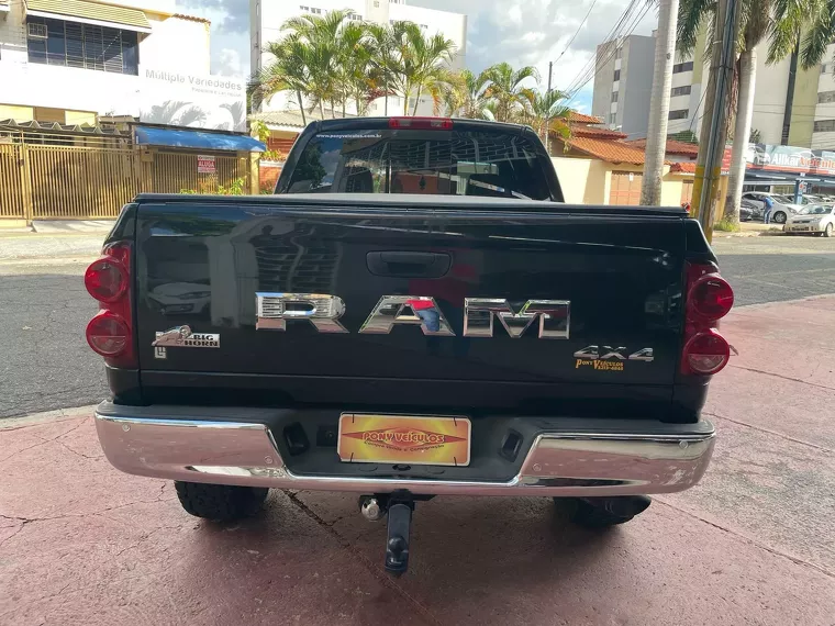 Dodge RAM Preto 12